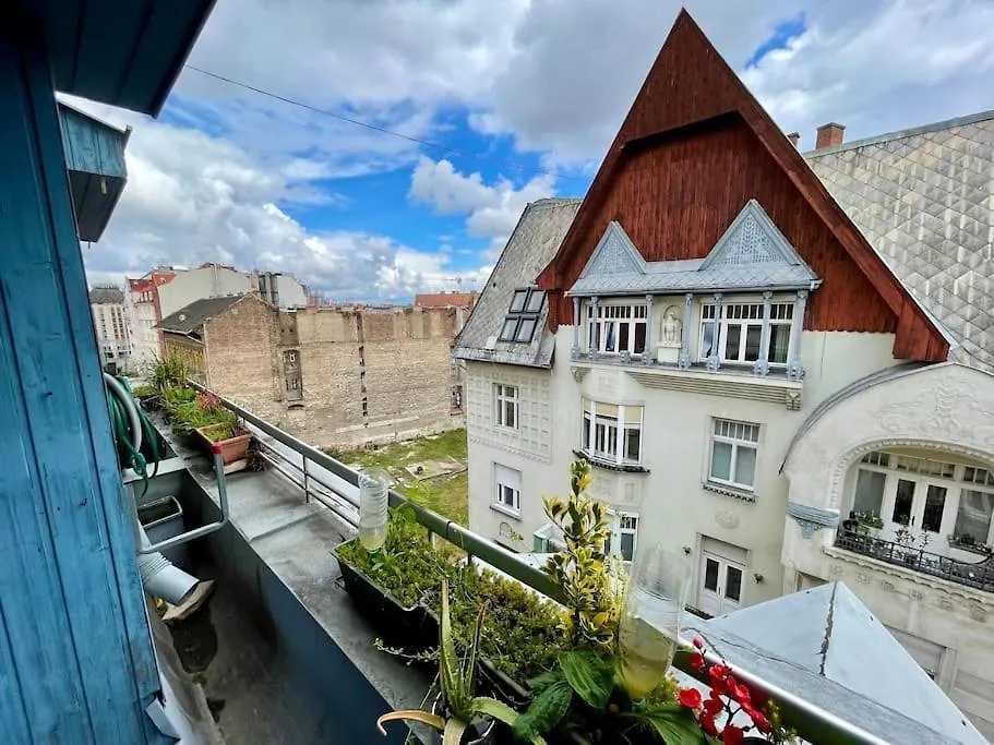 R9 Central Free Parking Garage Budapest Hungary