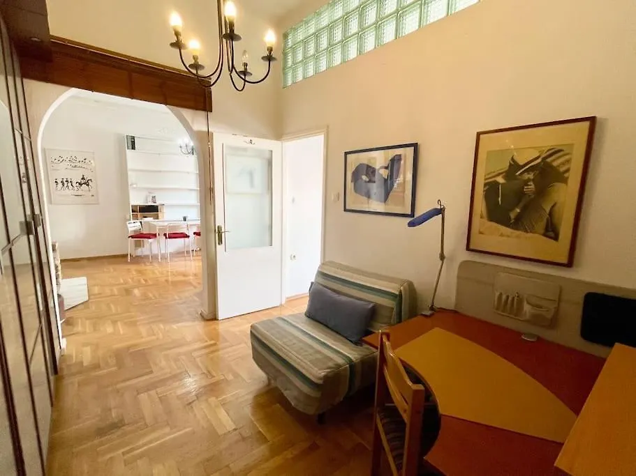 R9 Central Free Parking Garage Budapest Apartment
